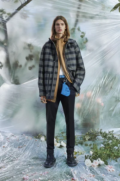 Look 11